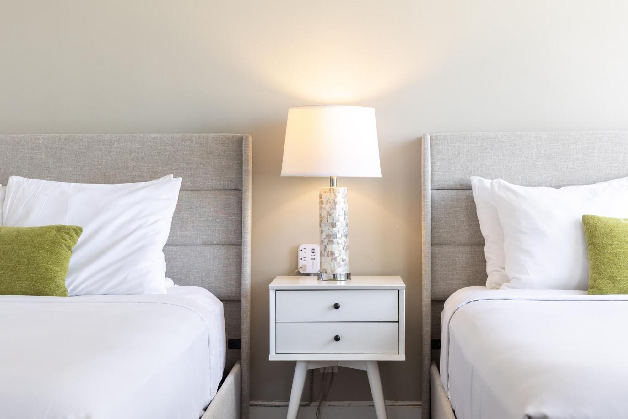 Aloha Vibes With Ocean Views, Near Beach & Parking! Хонолулу Екстериор снимка