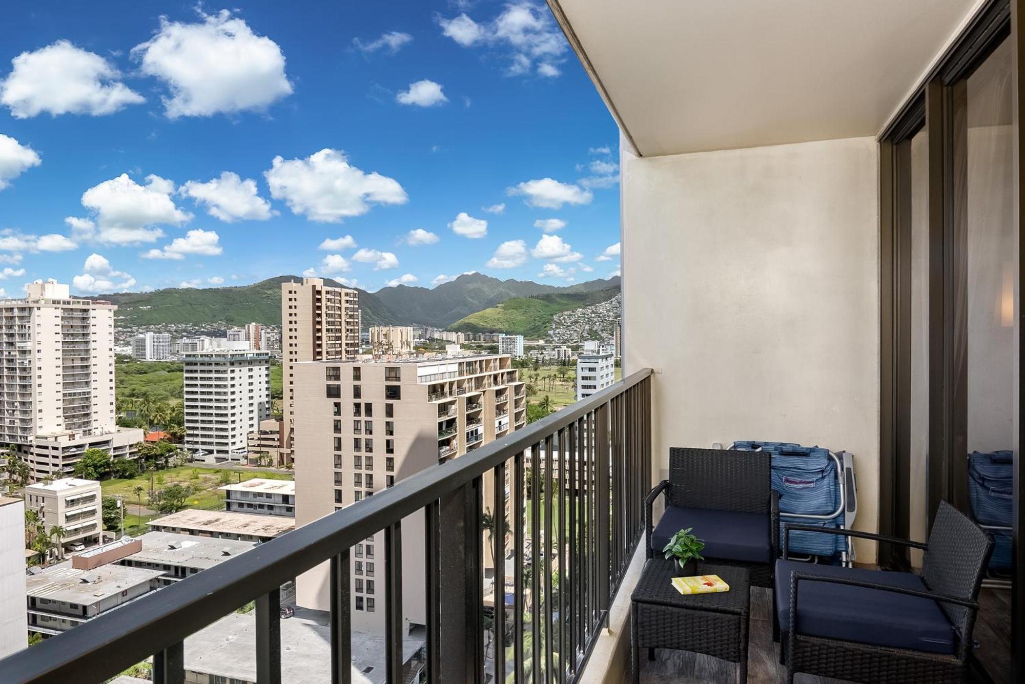 Aloha Vibes With Ocean Views, Near Beach & Parking! Хонолулу Екстериор снимка