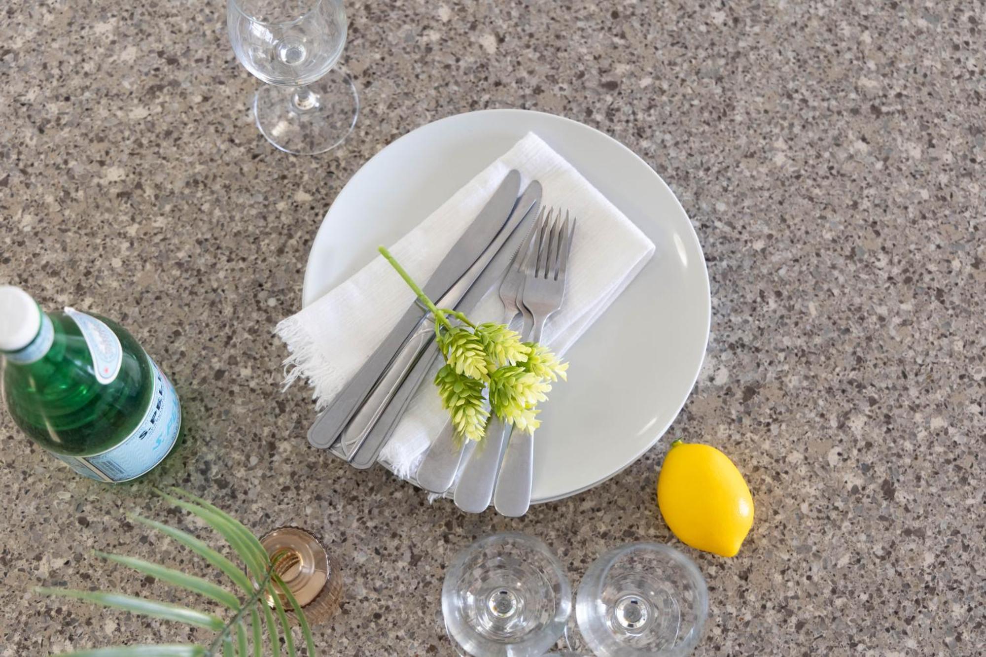 Aloha Vibes With Ocean Views, Near Beach & Parking! Хонолулу Екстериор снимка