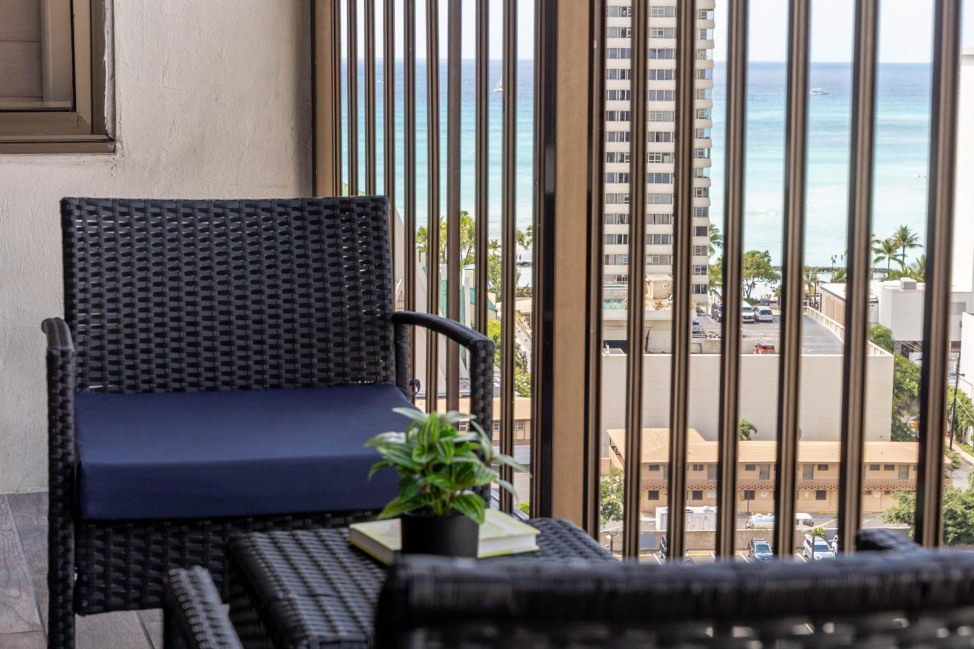 Aloha Vibes With Ocean Views, Near Beach & Parking! Хонолулу Екстериор снимка
