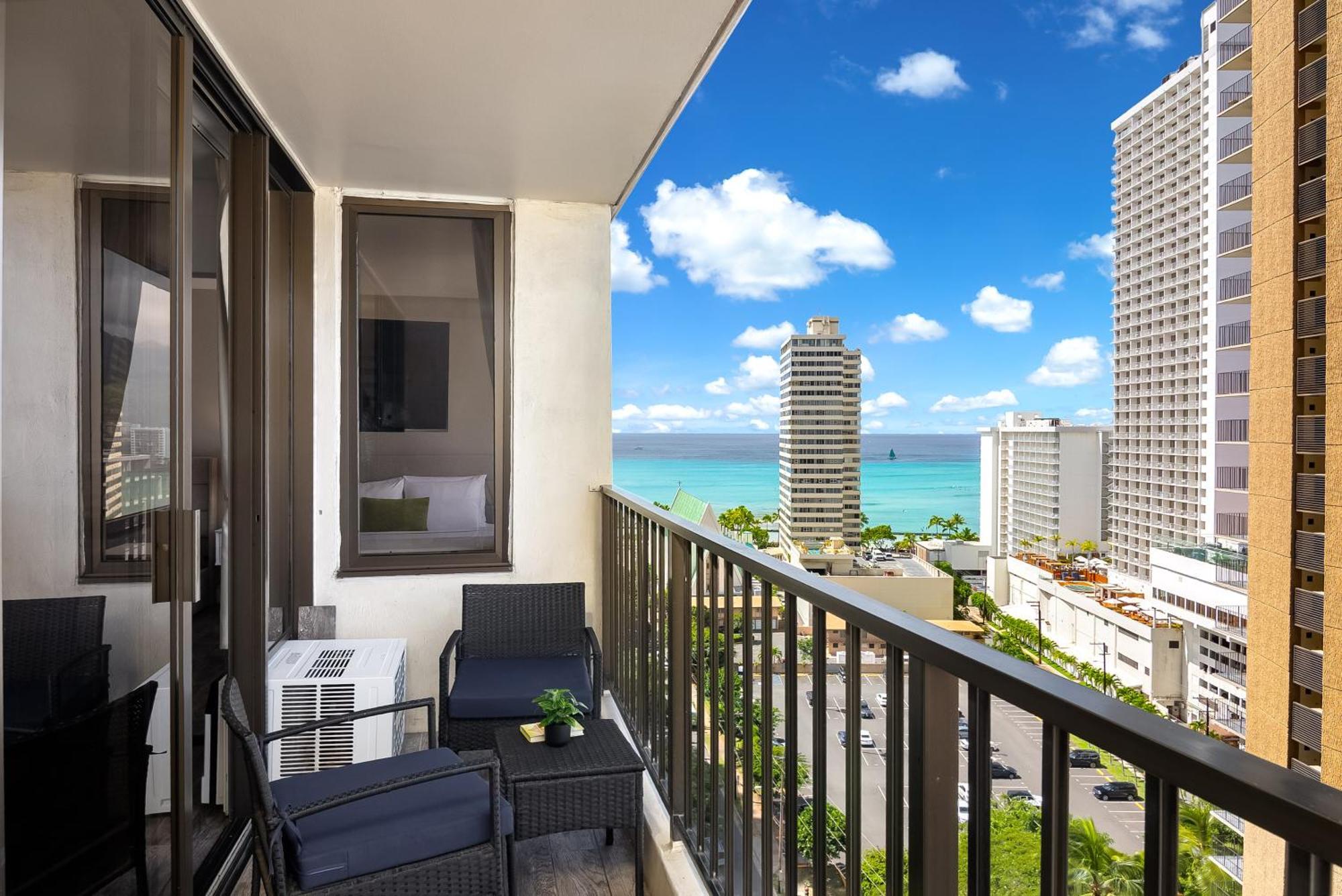 Aloha Vibes With Ocean Views, Near Beach & Parking! Хонолулу Екстериор снимка